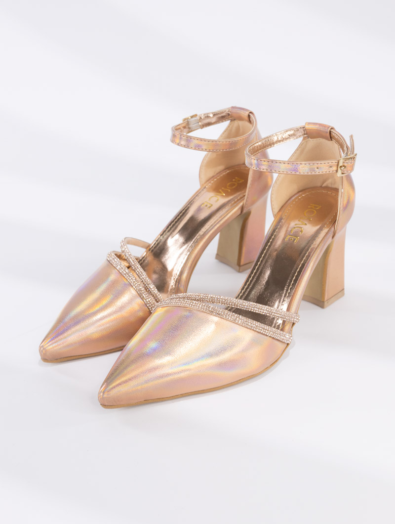 Escarpins à bout pointu